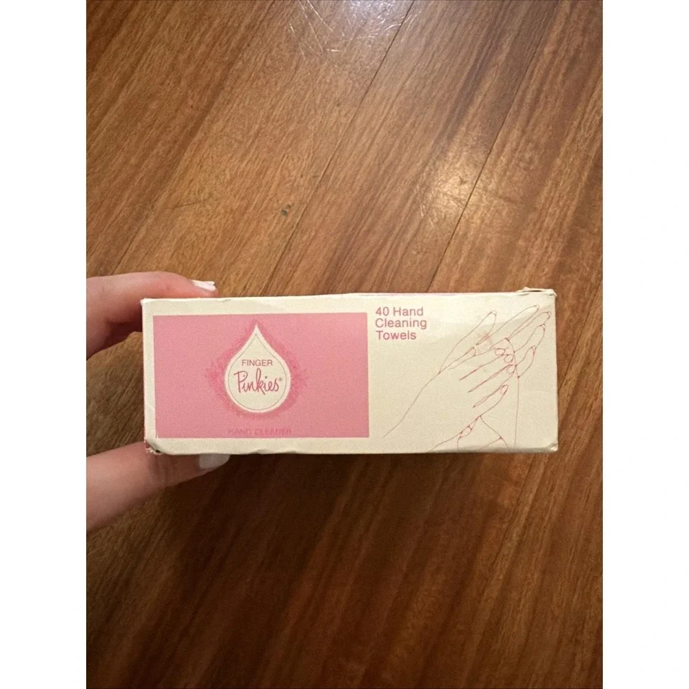 Finger Pinkies Box Of Hand Cleaning Towels 35 Count Secretary's Hand Cleaner‎